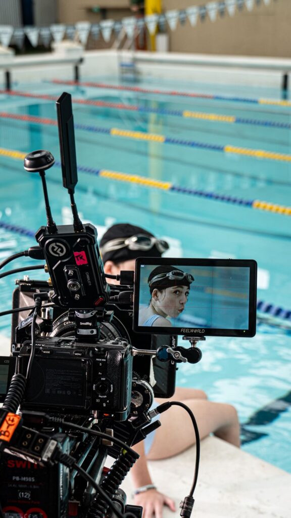 4-576x1024 Cortometraje “En la Superficie” en el Club Villegas