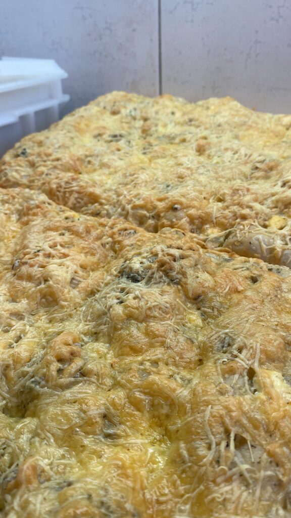 42BB6504-6ED2-4C06-8A92-DEE7357DED28-576x1024 Focaccias Olivia — el sabor que nació en casa y creció en Escalada