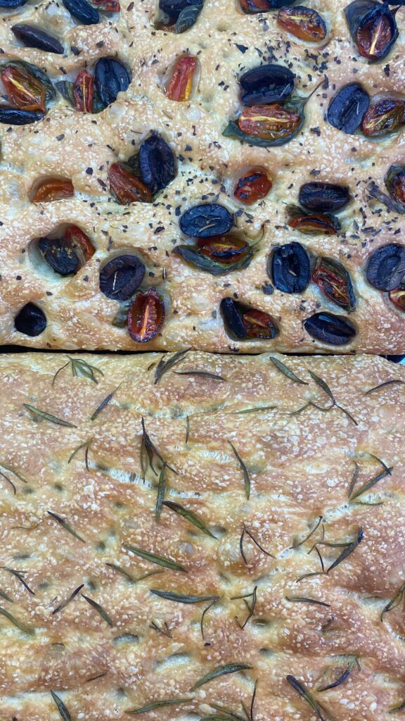 560C507F-2E4D-433C-BA49-63CB9D3BC61B-576x1024 Focaccias Olivia — el sabor que nació en casa y creció en Escalada